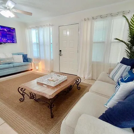 Sea Breeze 105 Vila