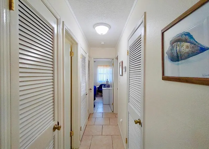 Holiday home Sea Breeze 105