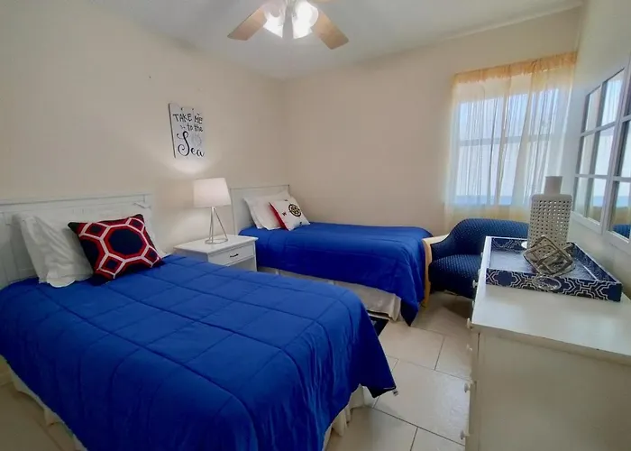 Sea Breeze 105 Holiday home
