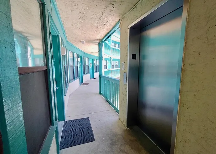 Holiday home Sea Breeze 105